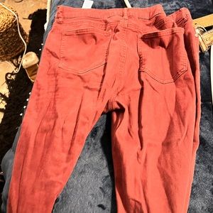 Kohls maroon pants